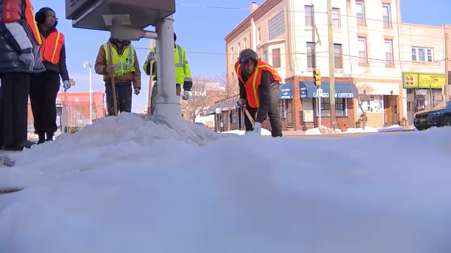 Philly ramps up snow removal efforts with 300 ‘ambassadors'