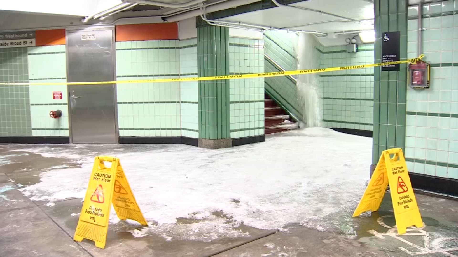 Water leaks from SEPTA's Kensington-Allegheny station – NBC10