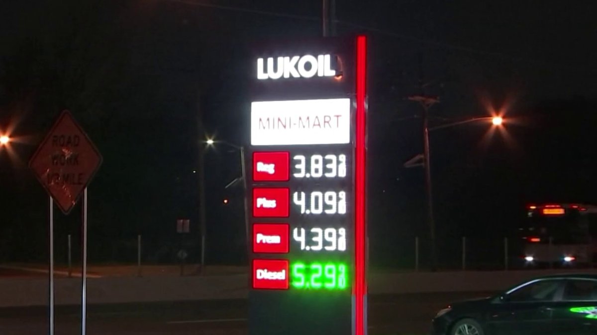 Gas prices continue to skyrocket amid war in Iran – NBC10 Philadelphia
