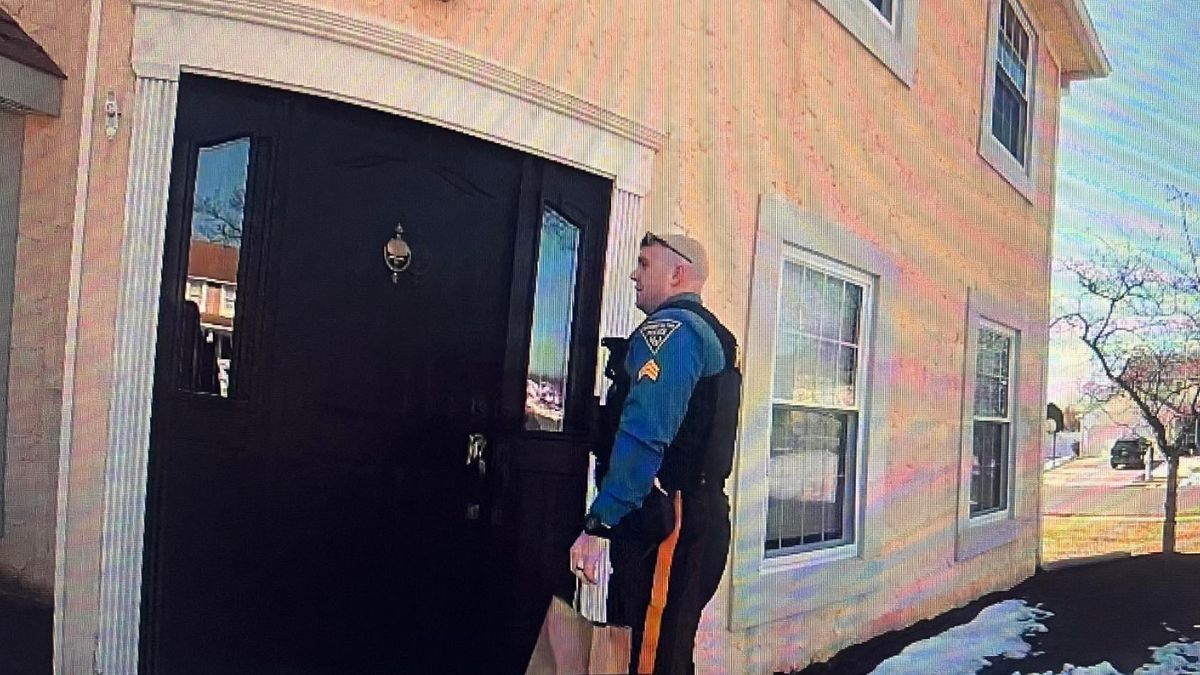 New Jersey police arrest DoorDash driver, then finish the delivery for him