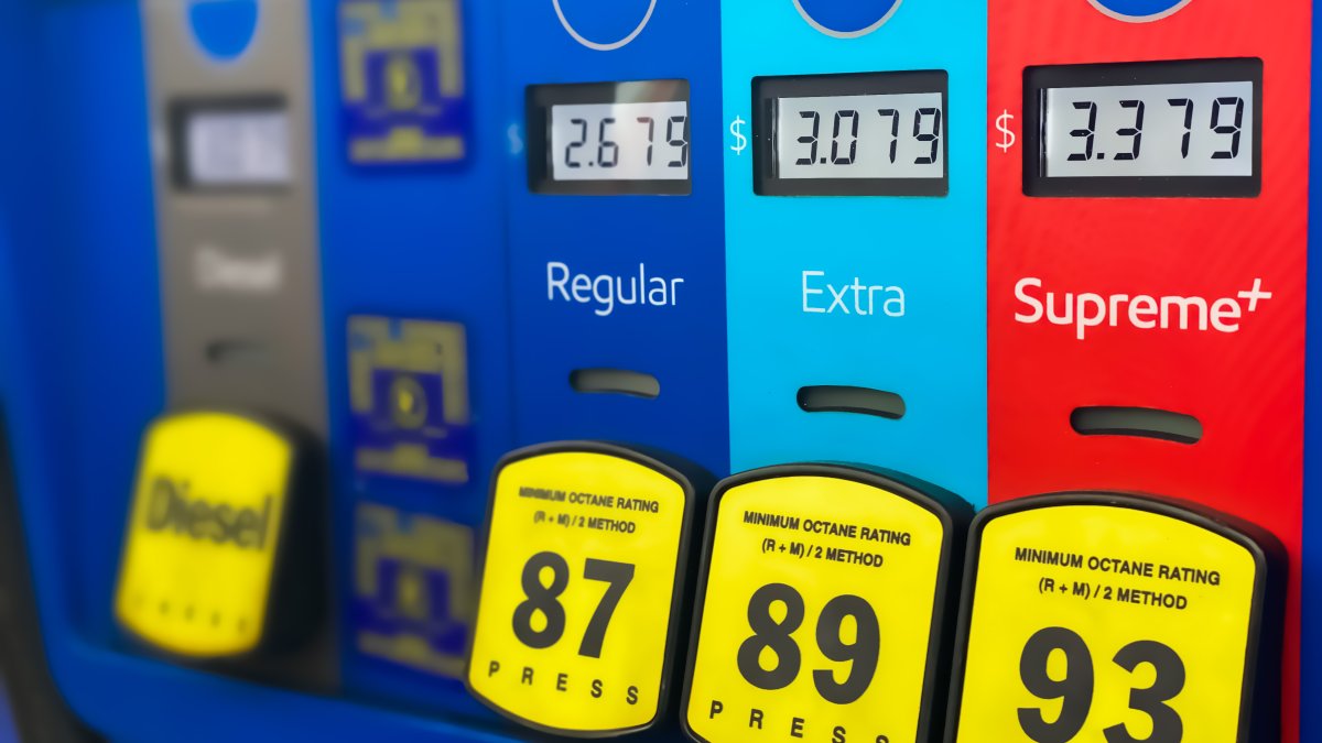 Trump says he would support suspending the federal gas tax – NBC10 ...