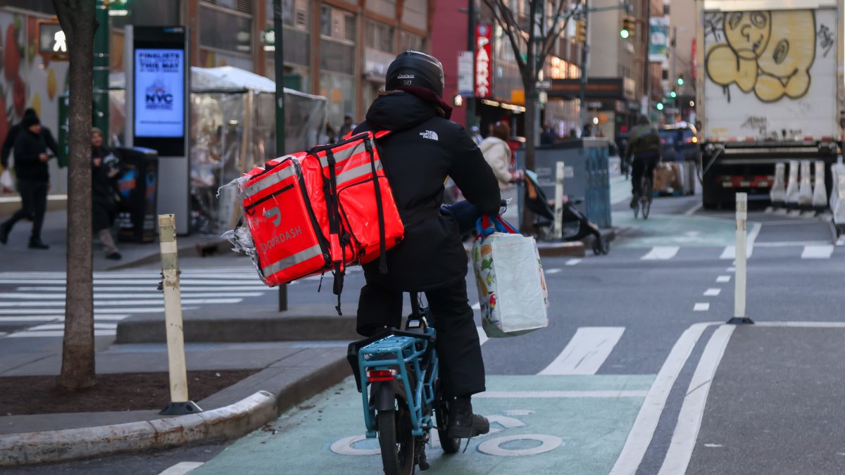DoorDash rolls out relief program for drivers as gas prices soar ...