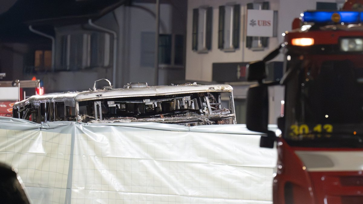 At least 6 killed, 3 hospitalized after bus fire in Switzerland – NBC10 ...