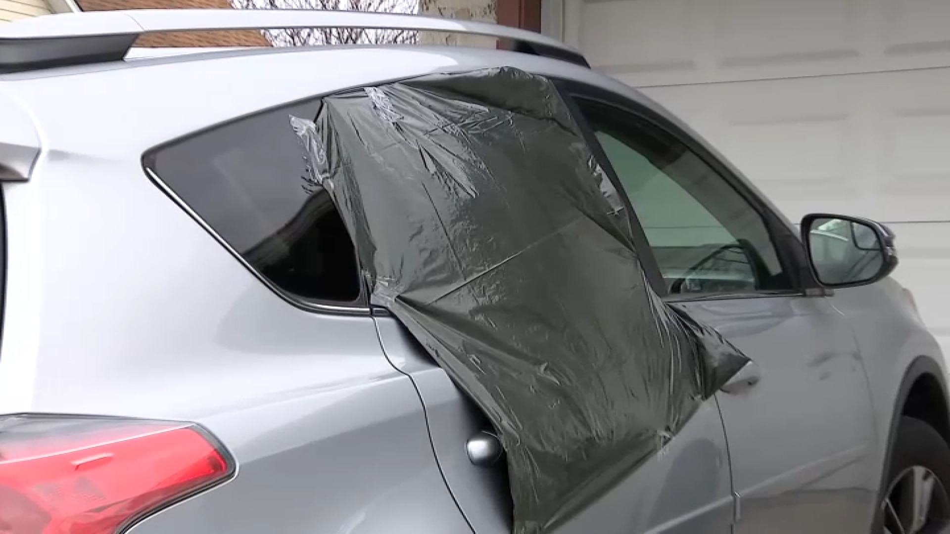 ICE agents smash car window and detain man in South Jersey: Video ...
