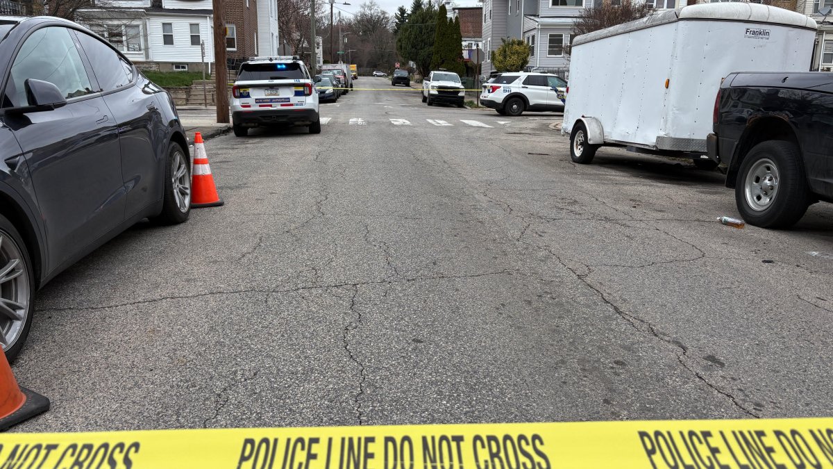 Teen, man shot during robbery in Philly, police say – NBC10 Philadelphia