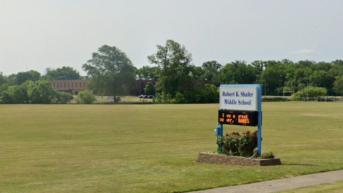2 students caught carrying BB gun into Bucks County middle school, police say