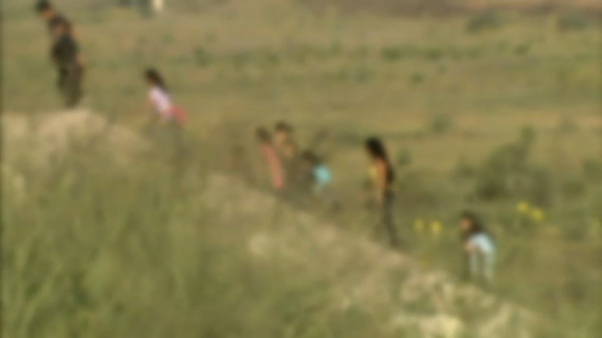 Facing crackdown, some immigrants choose to leave— but struggle with the process