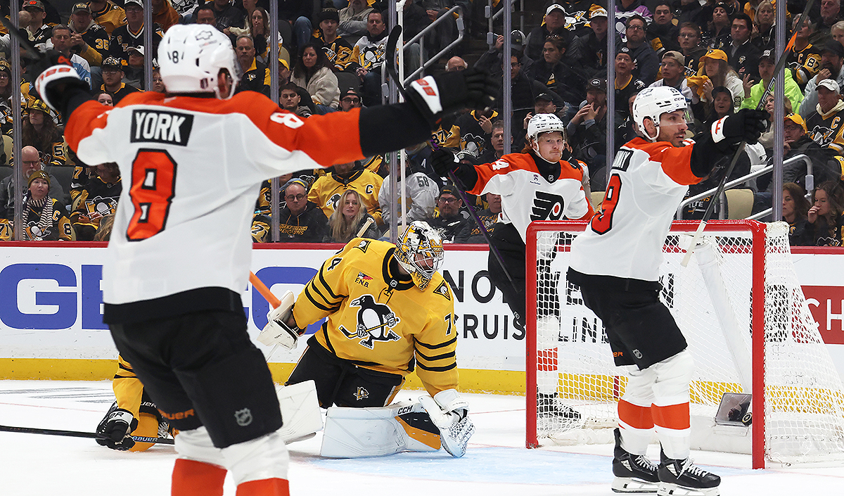 Flyers rip off two road wins to open playoffs, put Penguins on their heels
