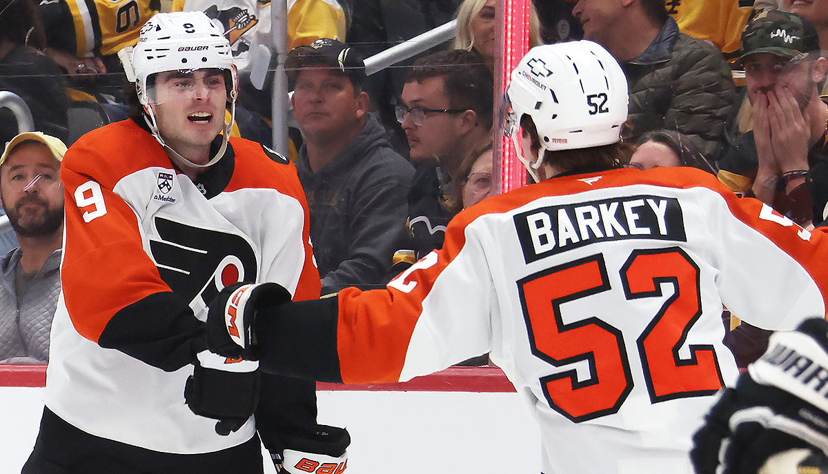 Big third period, strong defensive effort propel Flyers to Game 1 win over Penguins