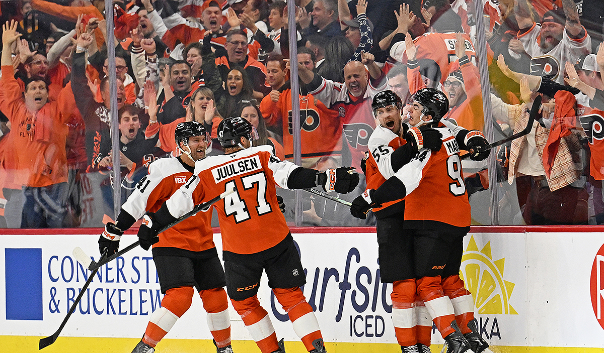 Playoffs return to Philly with a bang as Flyers take stranglehold of Penguins