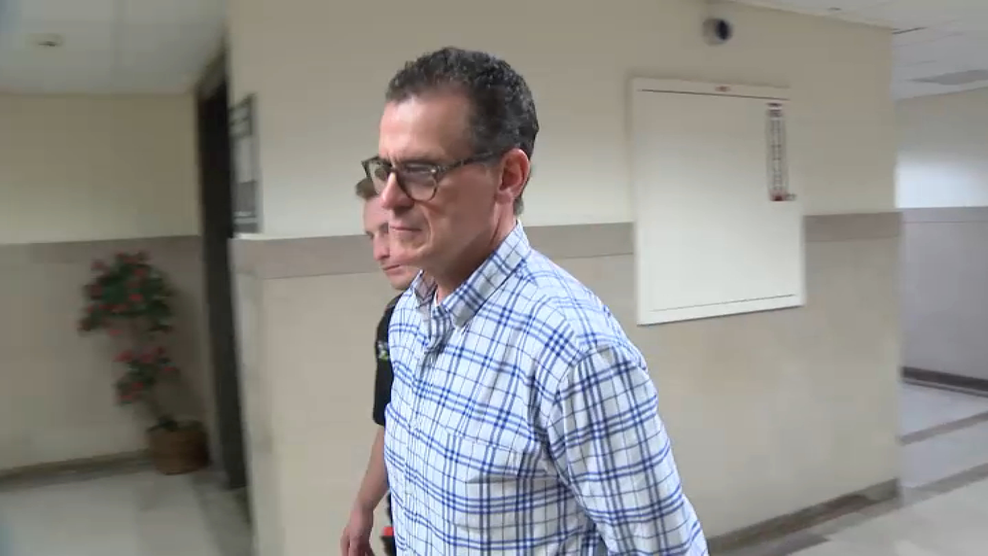 Pa. teacher sentenced after telling 13-year-old student he wanted to kiss her