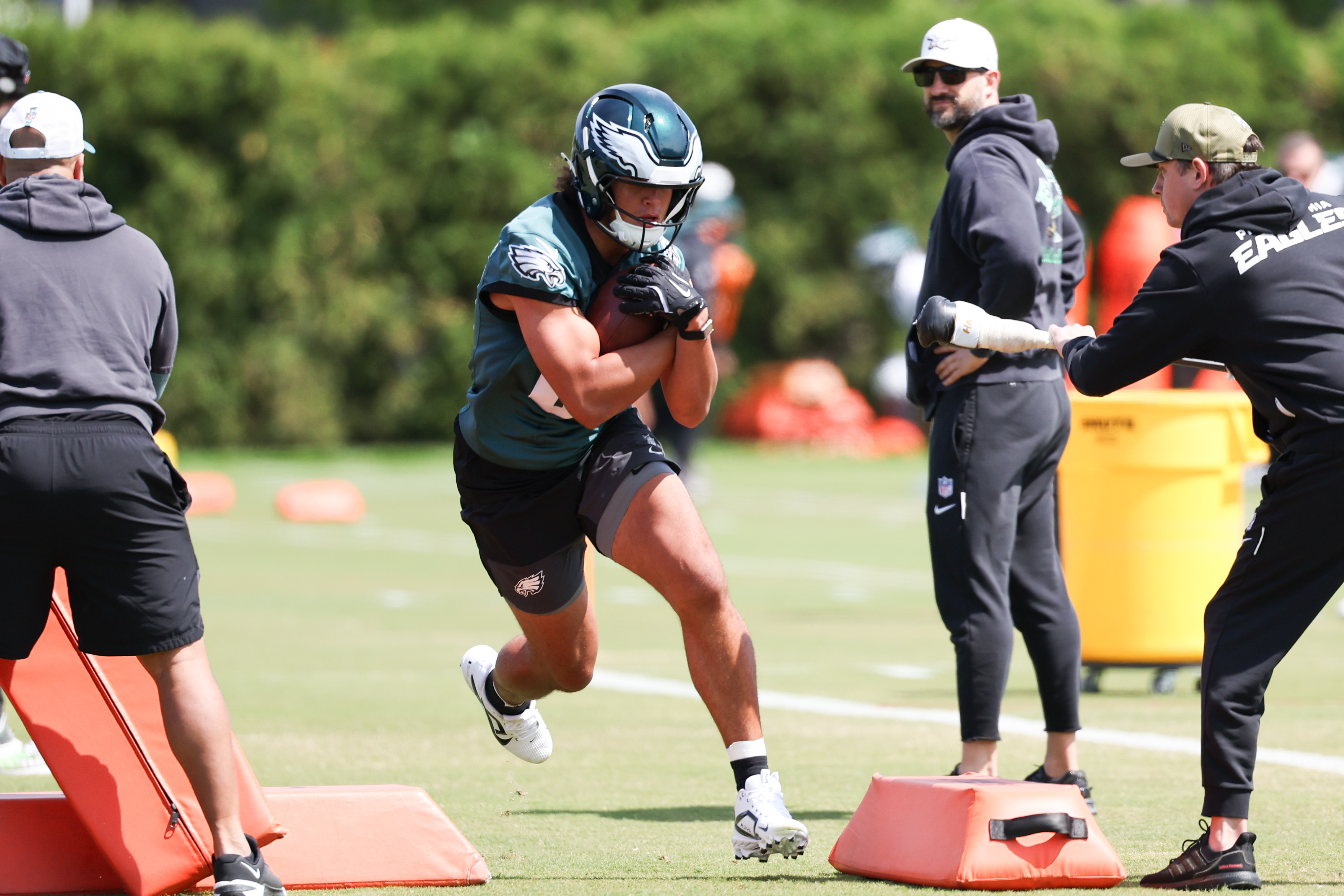 May 1, 2026; Philadelphia, PA, USA; Philadelphia Eagles tight end Eli Stowers (87) runs drills during rookie minicamp at NovaCare Complex. Mandatory Credit: Bill Streicher-Imagn Images