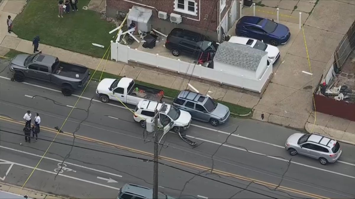 Police crash into vehicle while chasing suspects in Philly, witness says