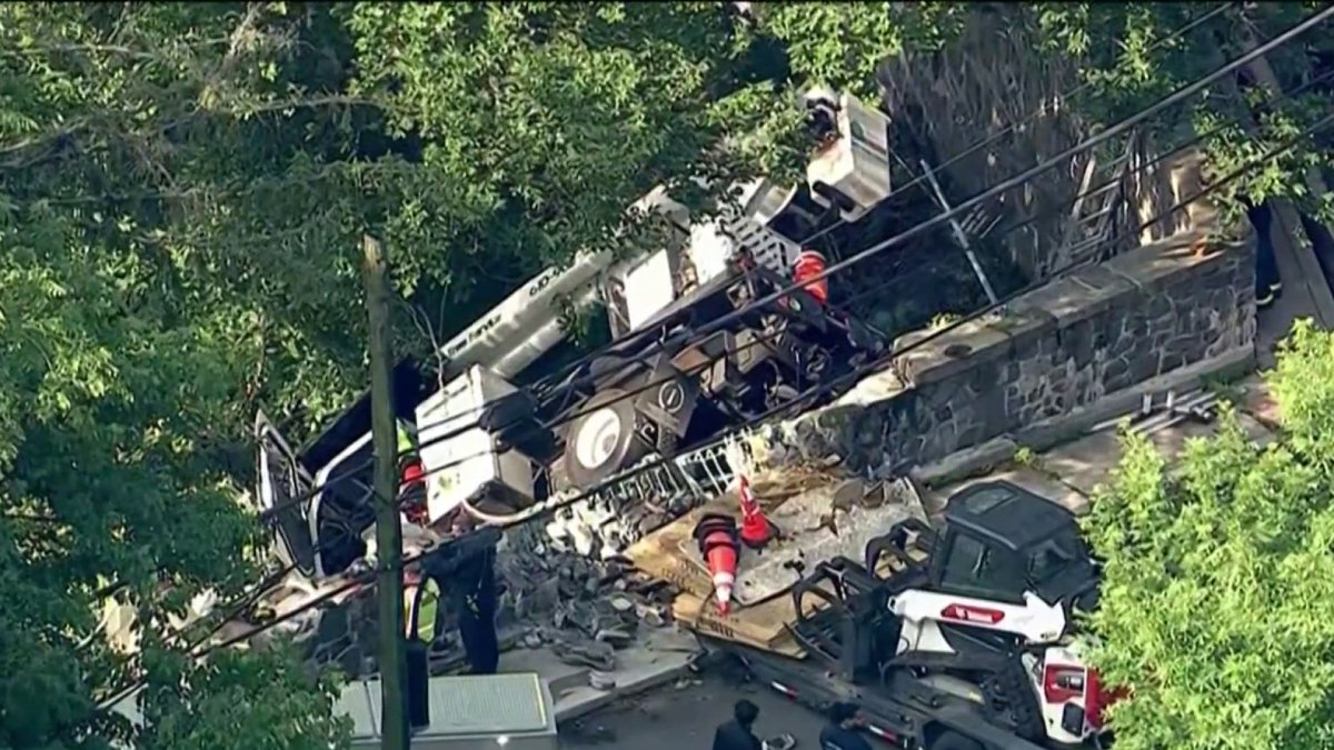 Man hospitalized after being struck by trailer in Delaware crash ...