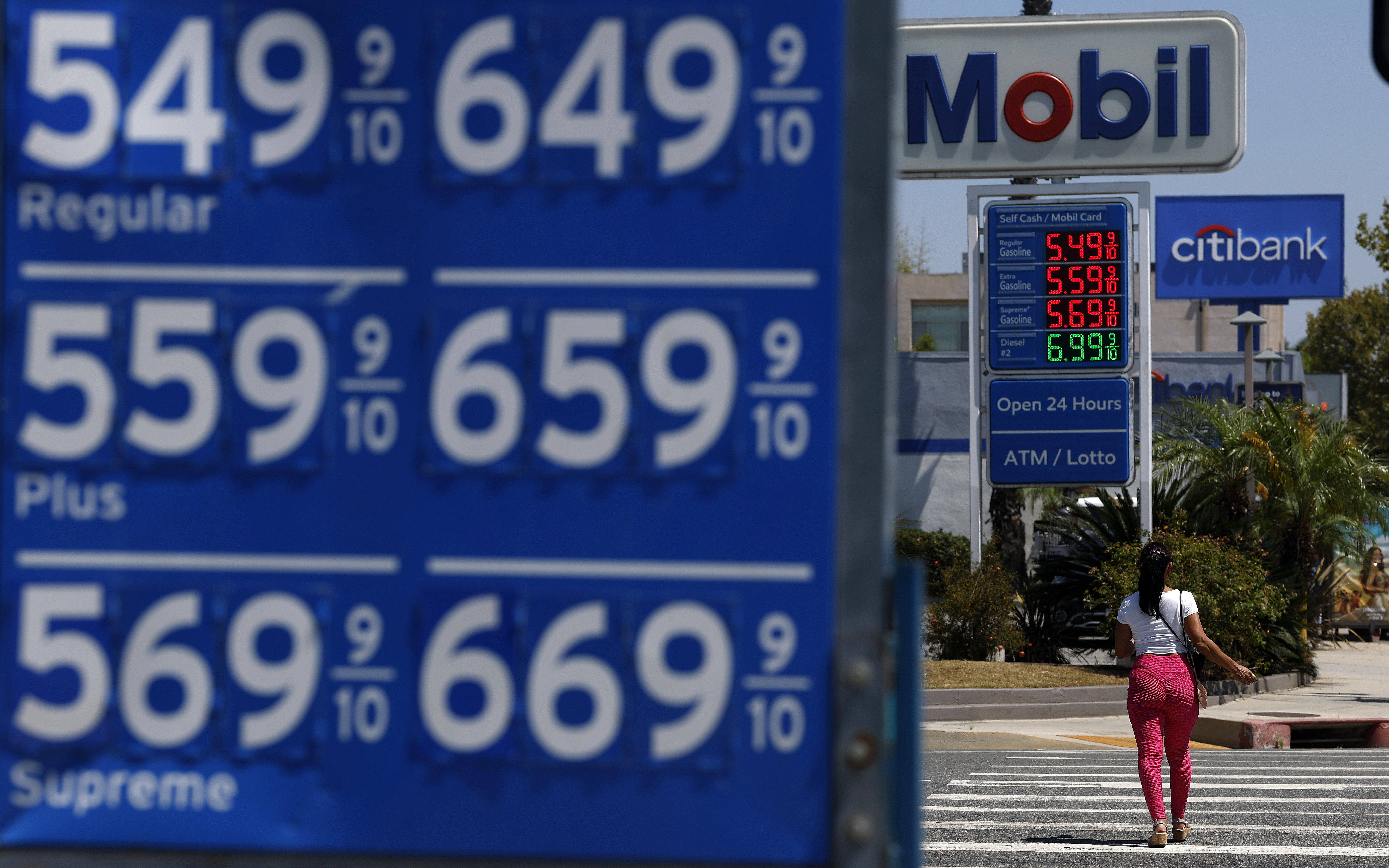 Trump accuses oil companies of gas price ‘gouging,' calls for DOJ probe