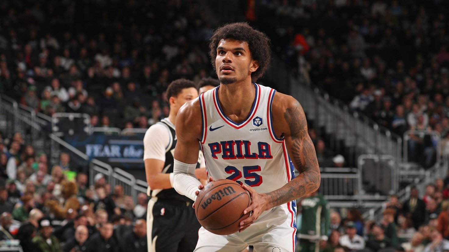 Sixers exercise team options for Barlow and Terry
