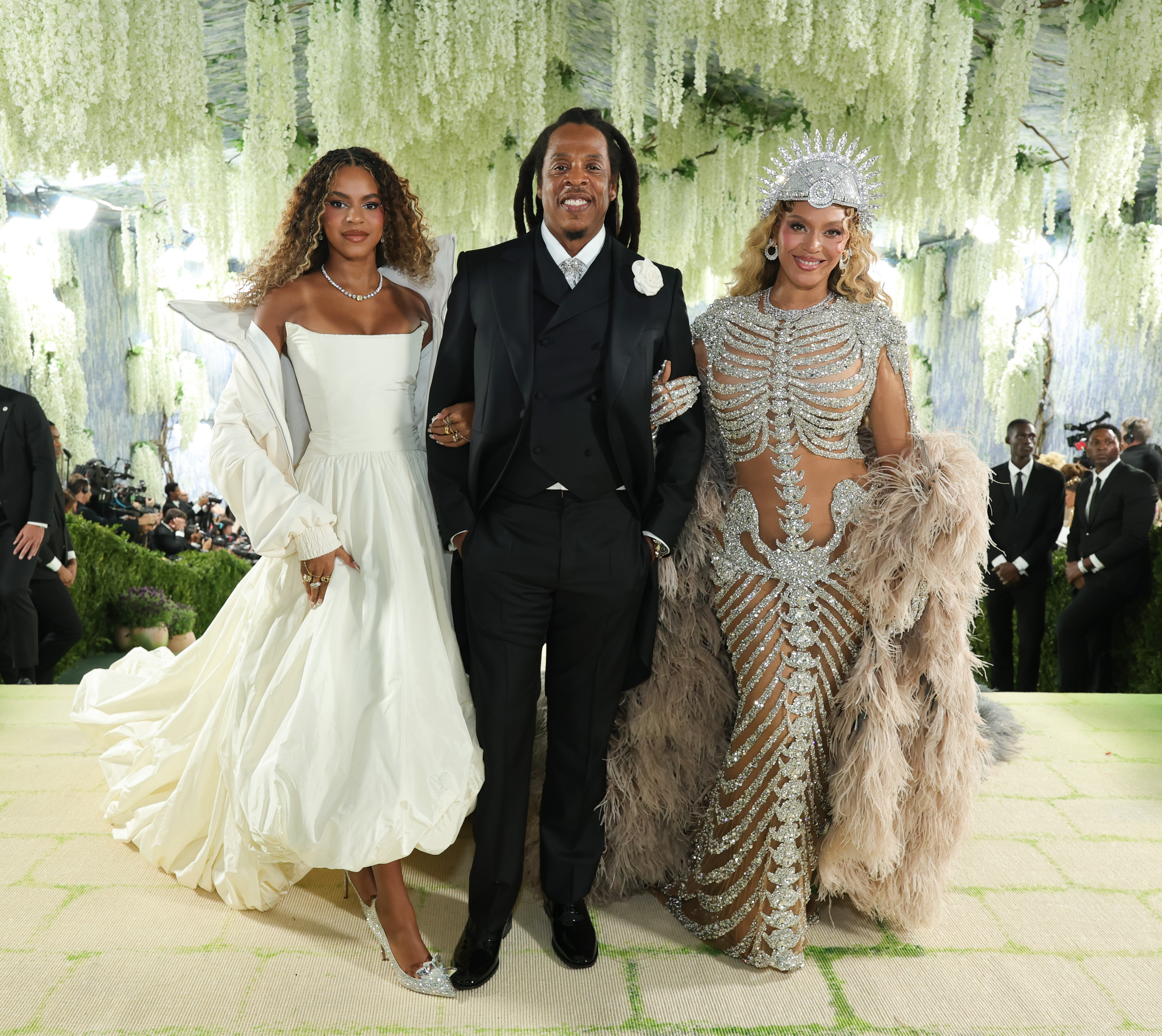 Beyoncé reveals the sweet reason Jay-Z first got locs – NBC10 Philadelphia