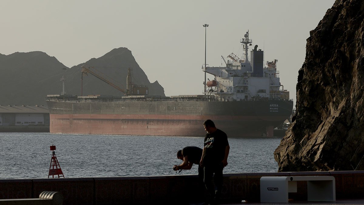 Strait of Hormuz to reopen, U.S. to lift Iran sanctions under deal seeking to end Iran war