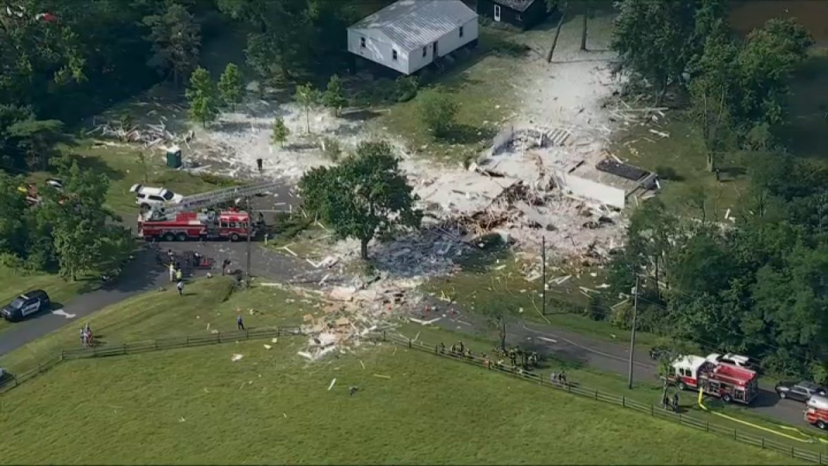 Worker injured after house explodes in Sellersville, Pennsylvania