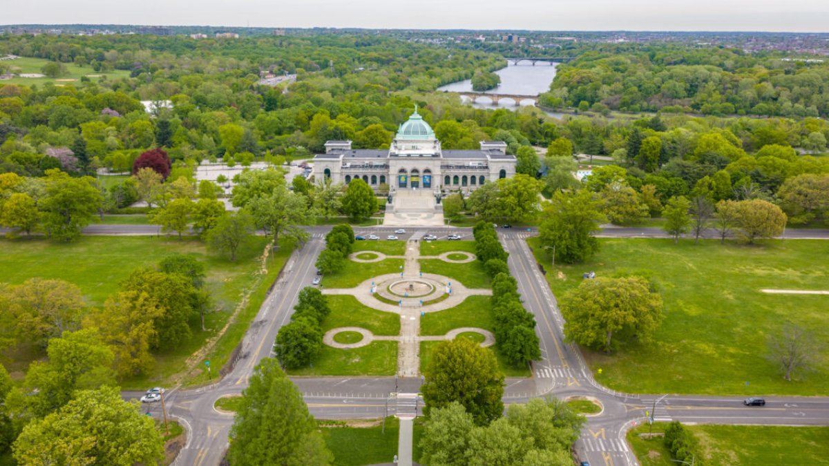 Museum under Lincoln Memorial features original documents and builder graffiti