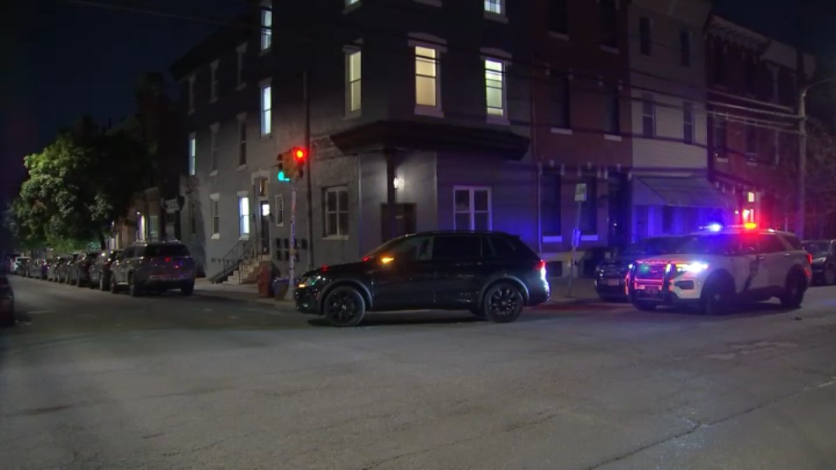 Rideshare driver shot while escaping attempted robbery in Fairmount, police say