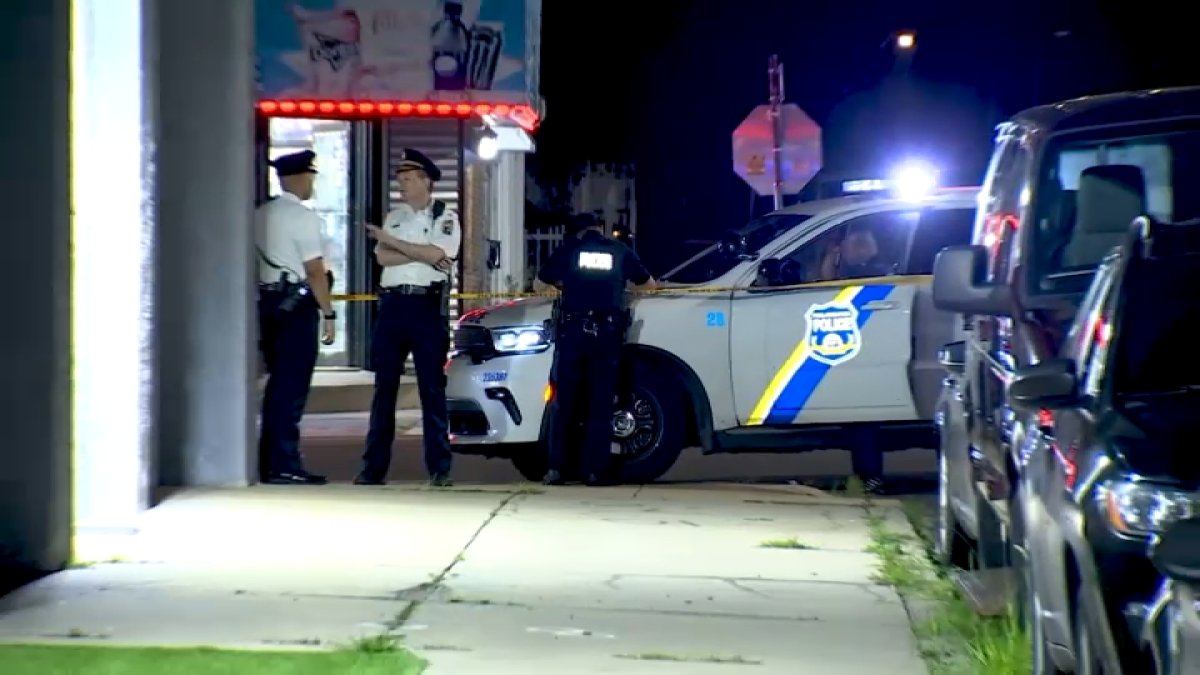 Woman in custody after man shot, stabbed in Lawndale fight, police say
