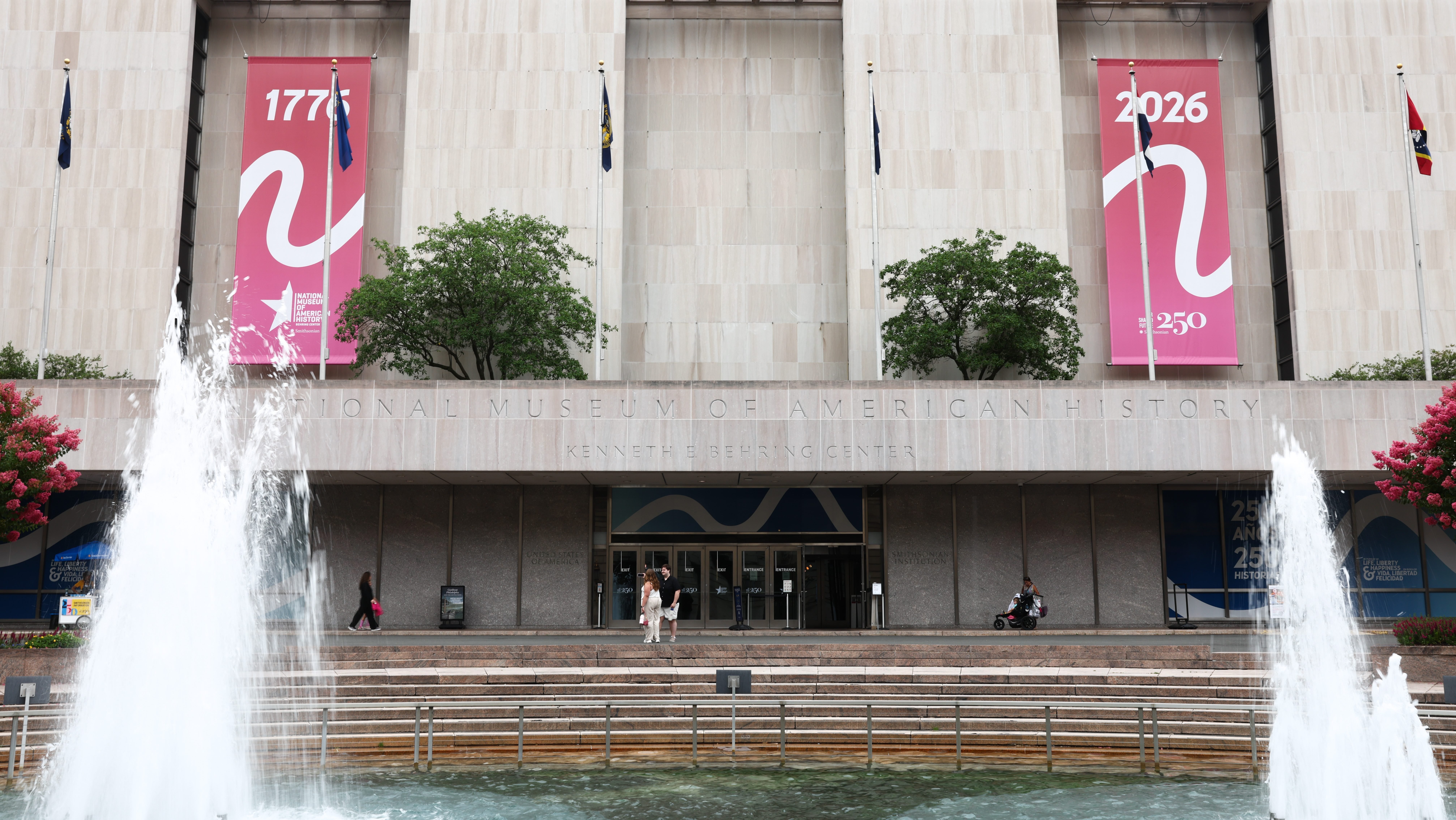 Trump orders signs outside Smithsonian saying some exhibits are inaccurate