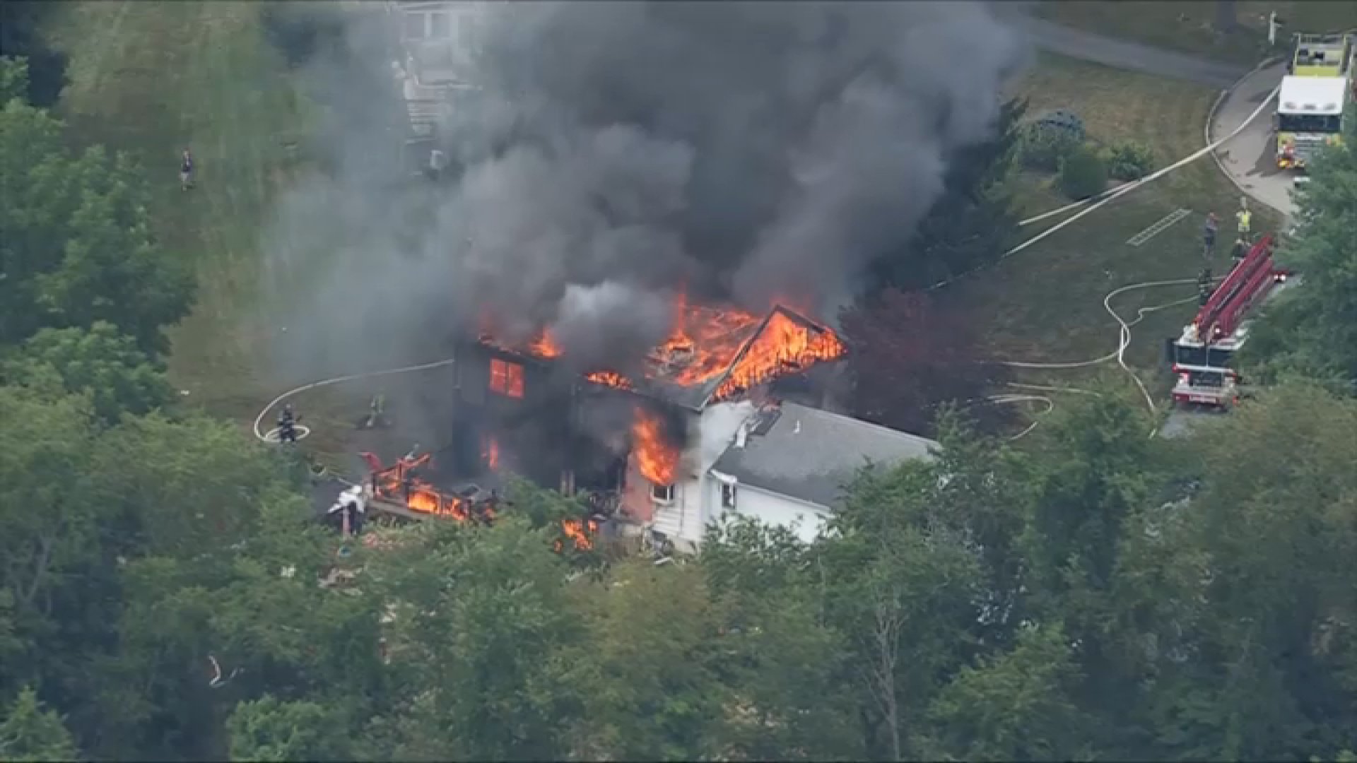 Firefighters battle large house fire in Upper Uwchlan Township