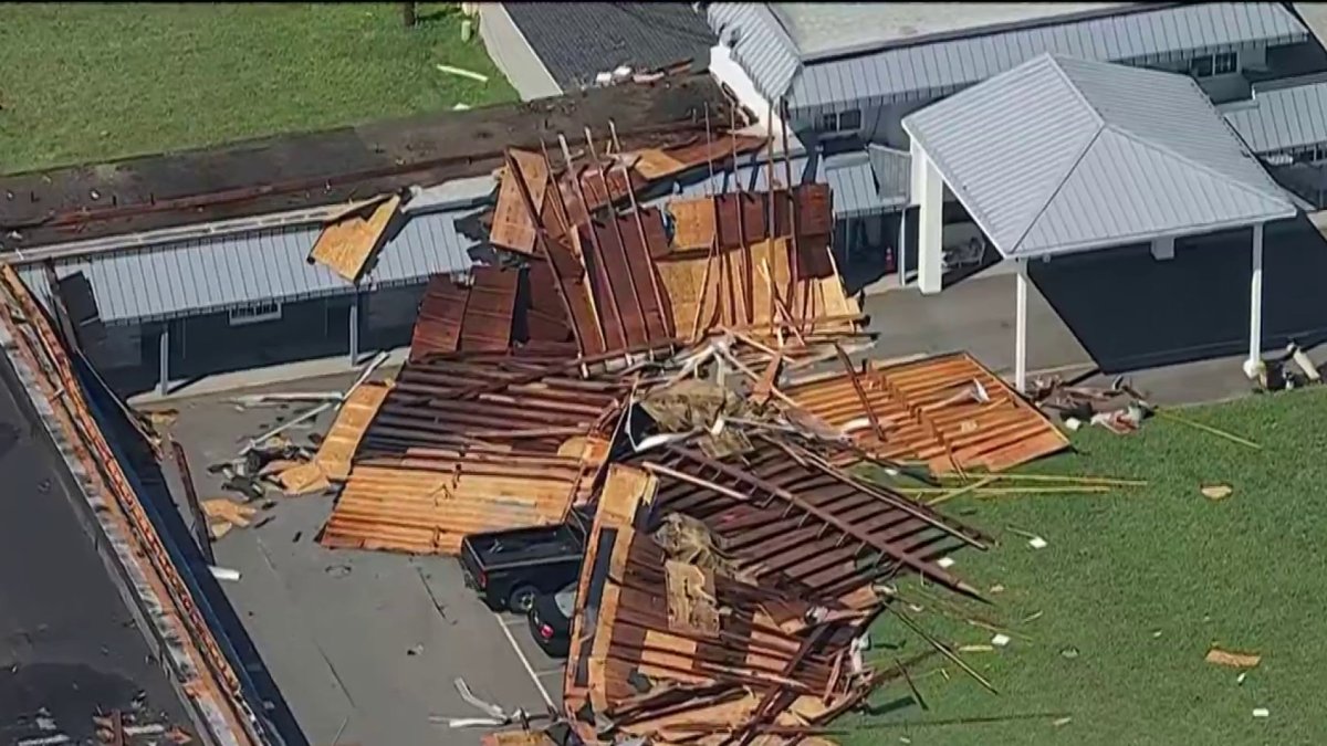 Tornado tears through motels in Dover, Delaware