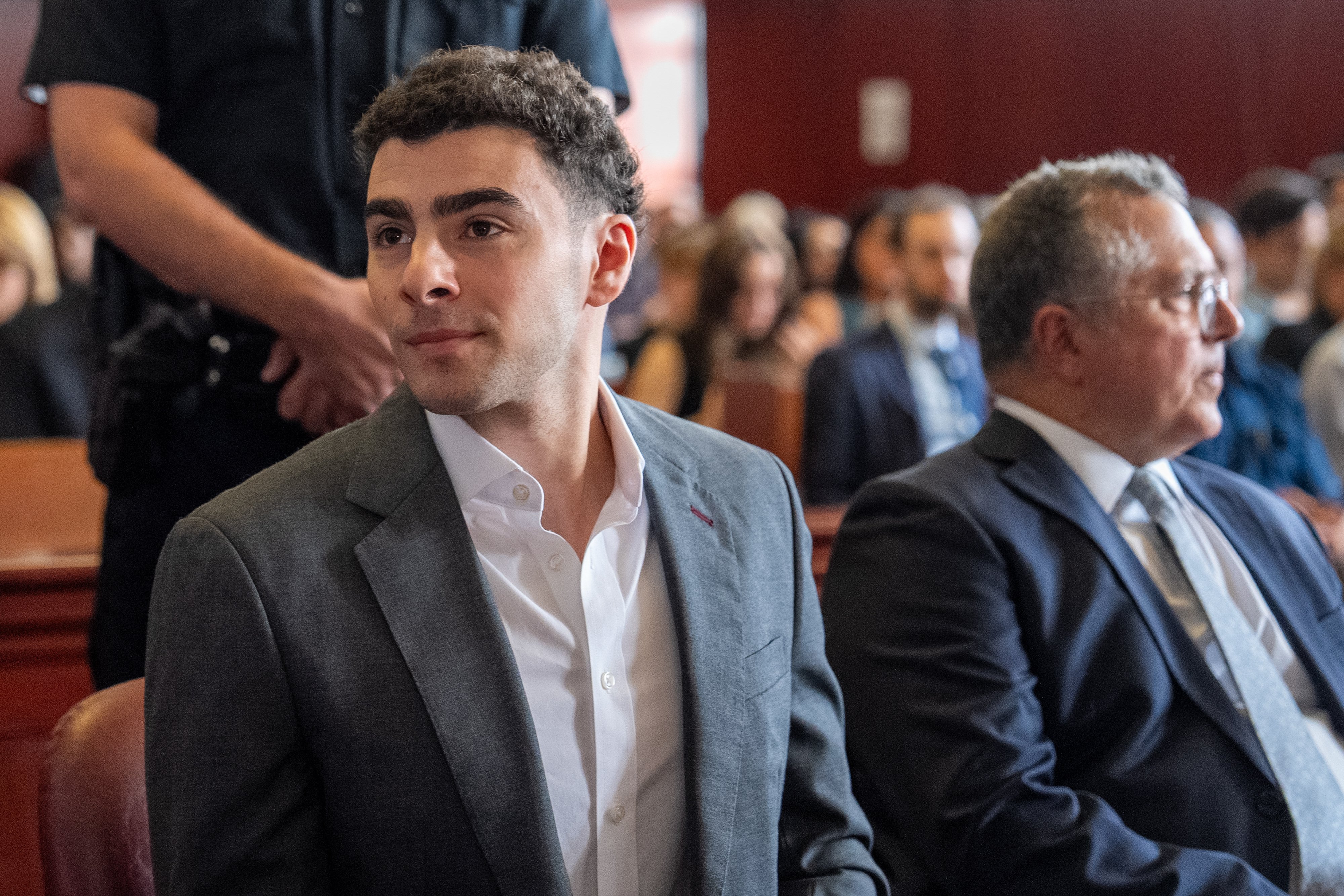 Luigi Mangione intends to plead guilty in federal UnitedHealthcare CEO killing case