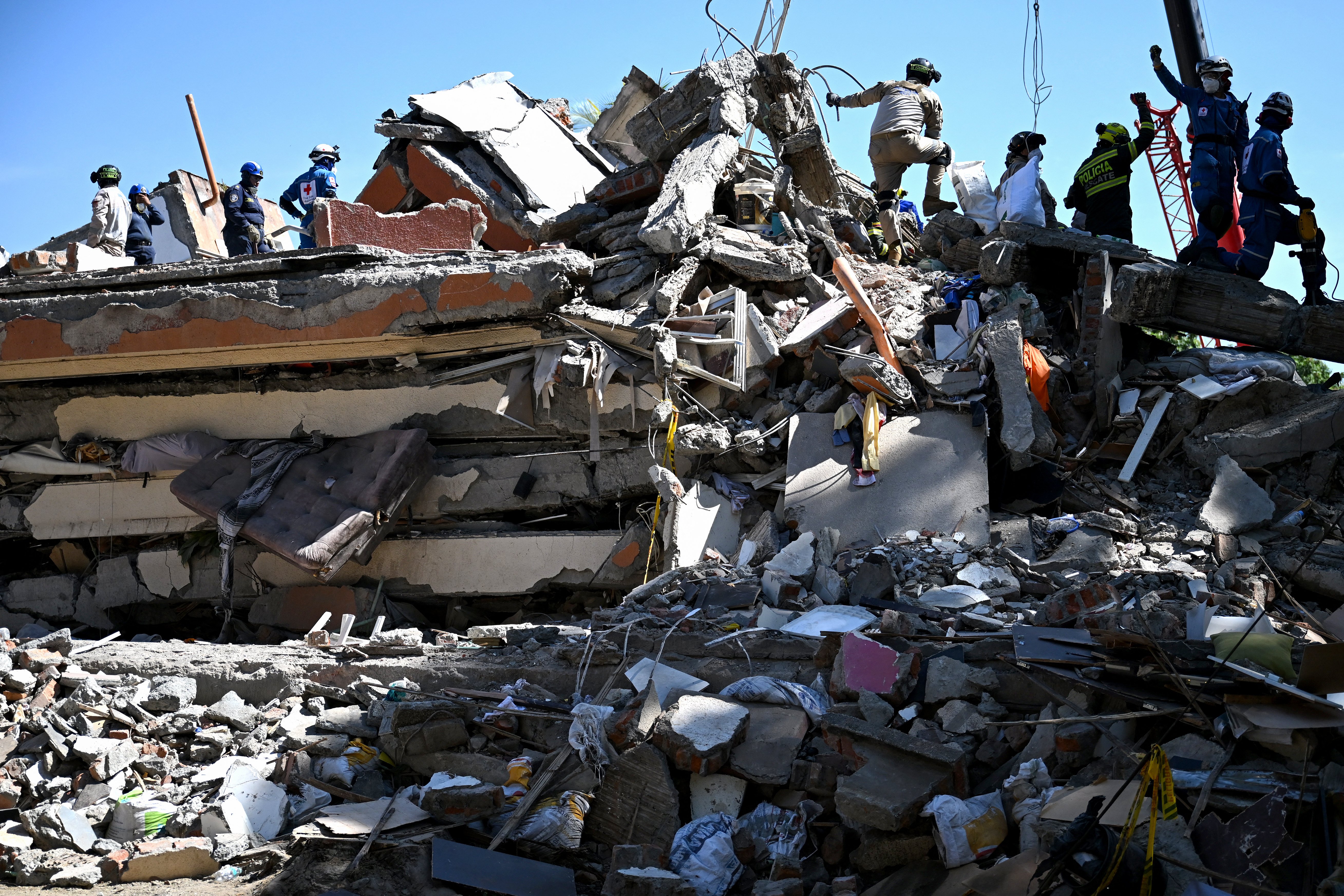 New Jersey mom dies trying to save daughter in Colombia earthquake: Mayor