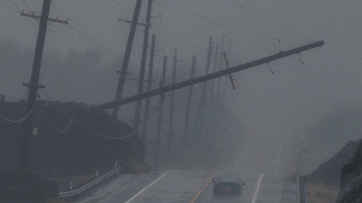 Hurricane Lala skirts Hawaii's Big Island without making landfall as heavy wind, rain lash region