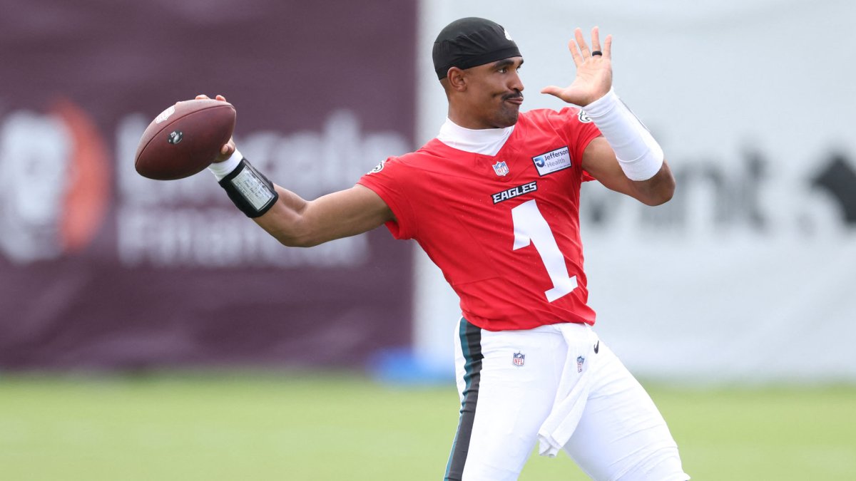 Eagles training camp observations: Jalen Hurts and offense bounce back