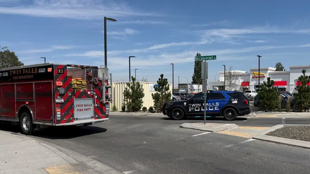 Armed bystander distracted gunman in fatal In-N-Out shooting