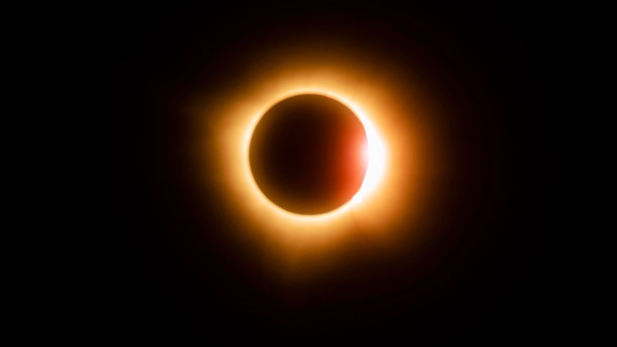 l'éclipse serie