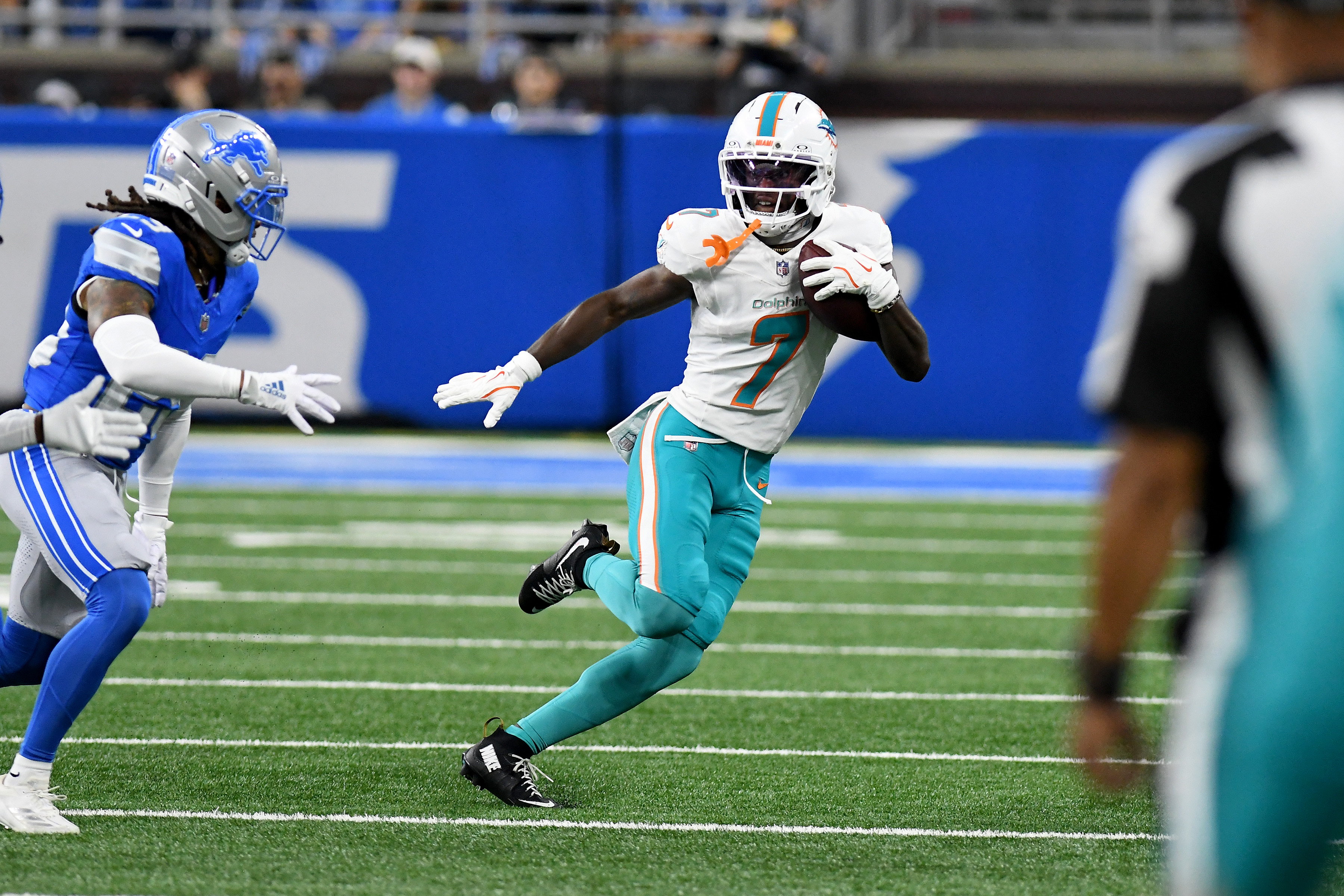 Eagles add former Dolphins draft pick in wide receiver roster swap