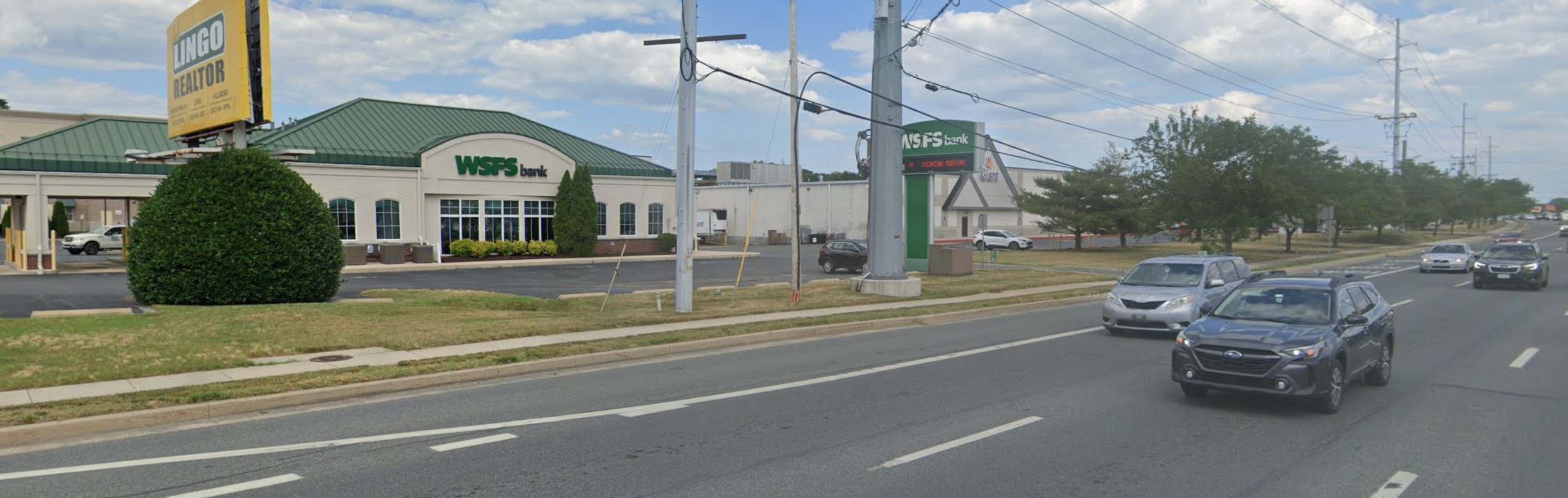 Man ‘dressed like a female' sought in Rehoboth Beach bank robbery, police say