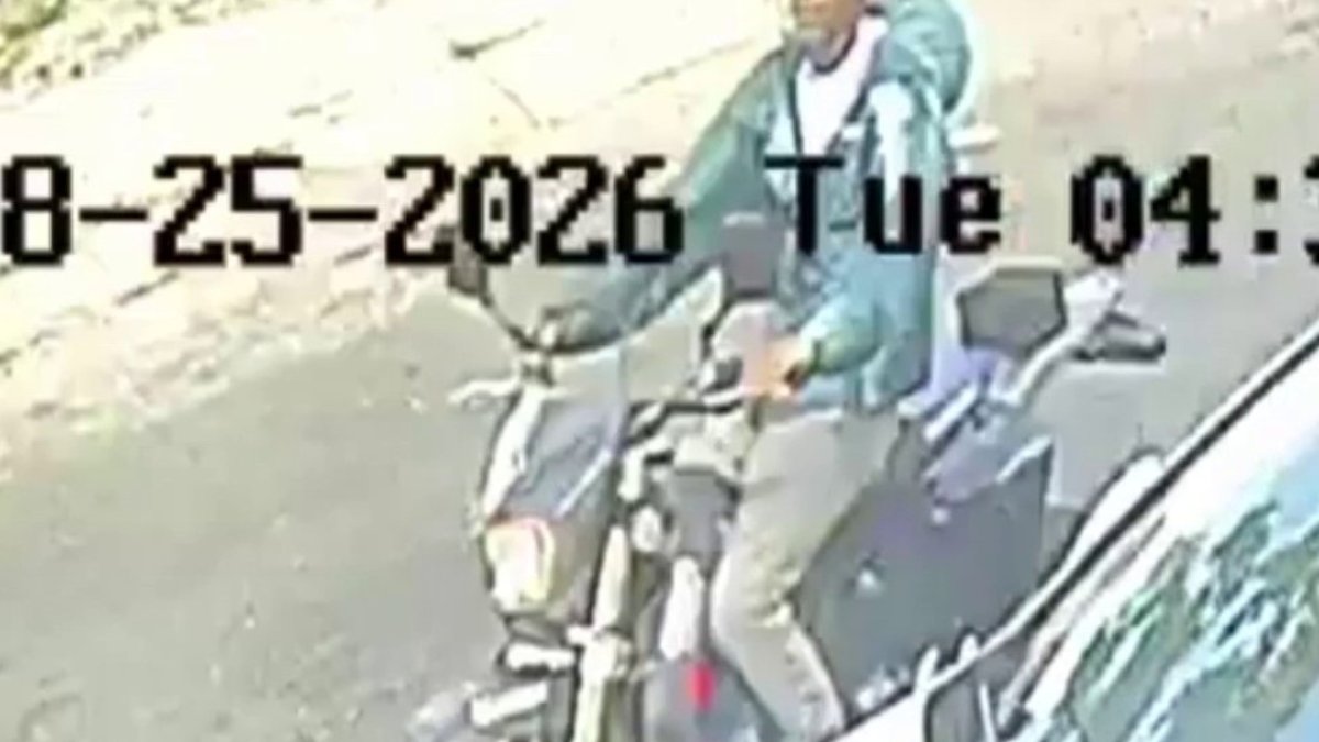 Man wanted after fleeing traffic stop, running over officer's foot