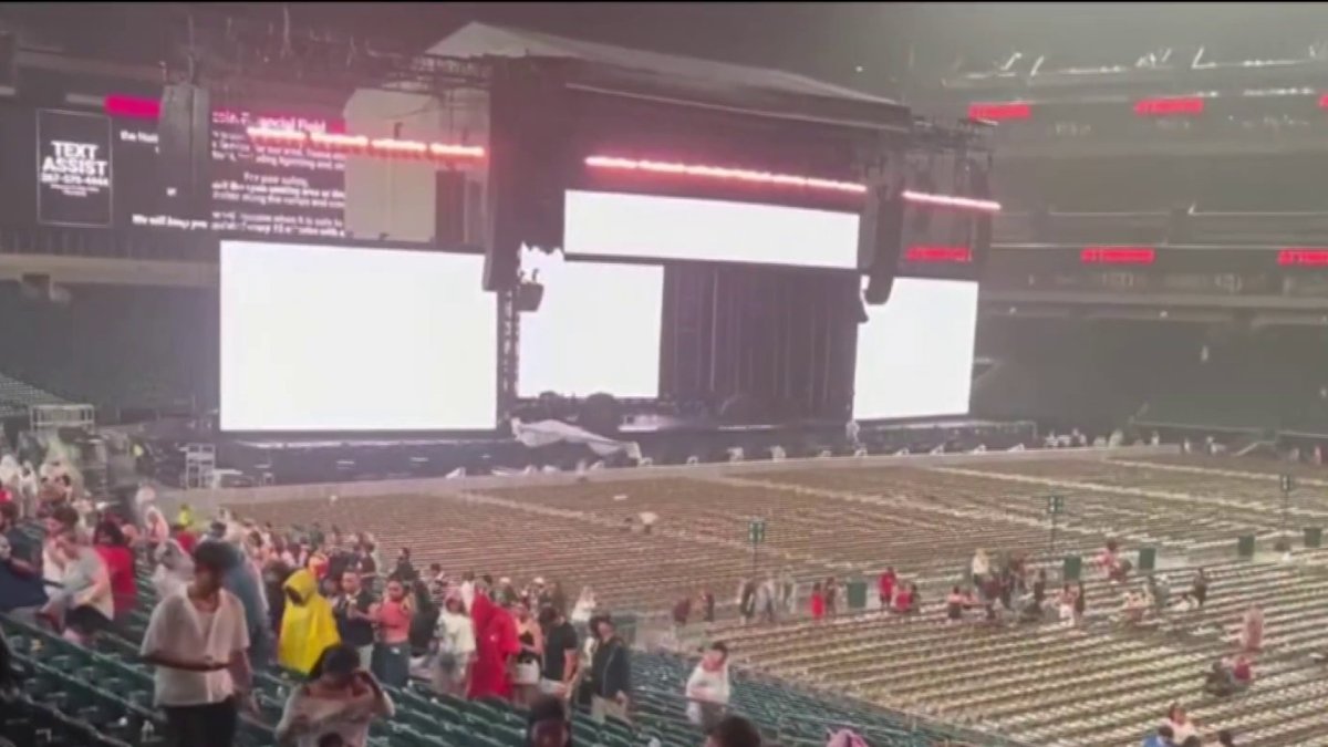 Severe storms disrupt Bruno Mars concert at the Linc