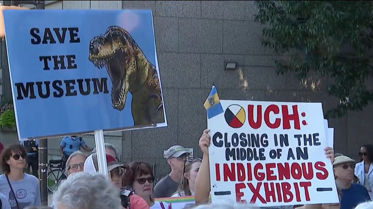 Protestors rally to save Academy of Natural Sciences