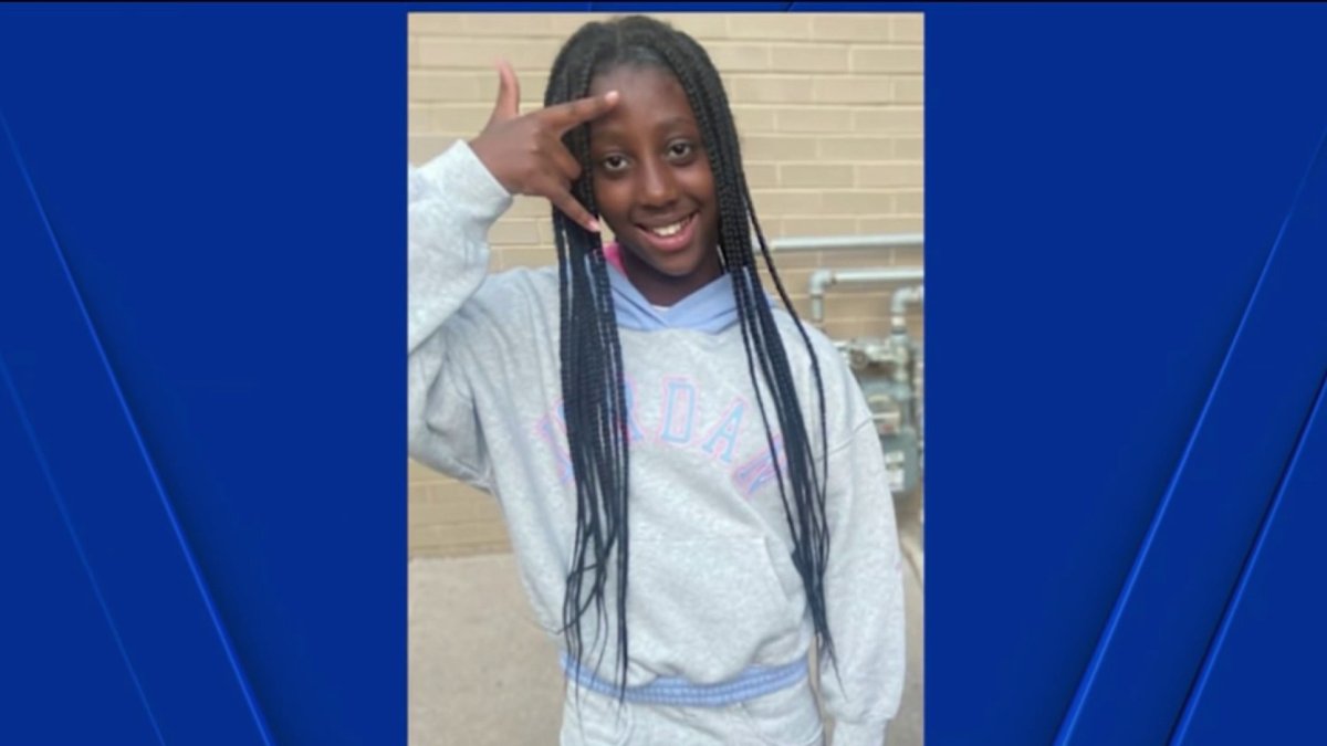 Philadelphia police search for missing 9-year-old girl