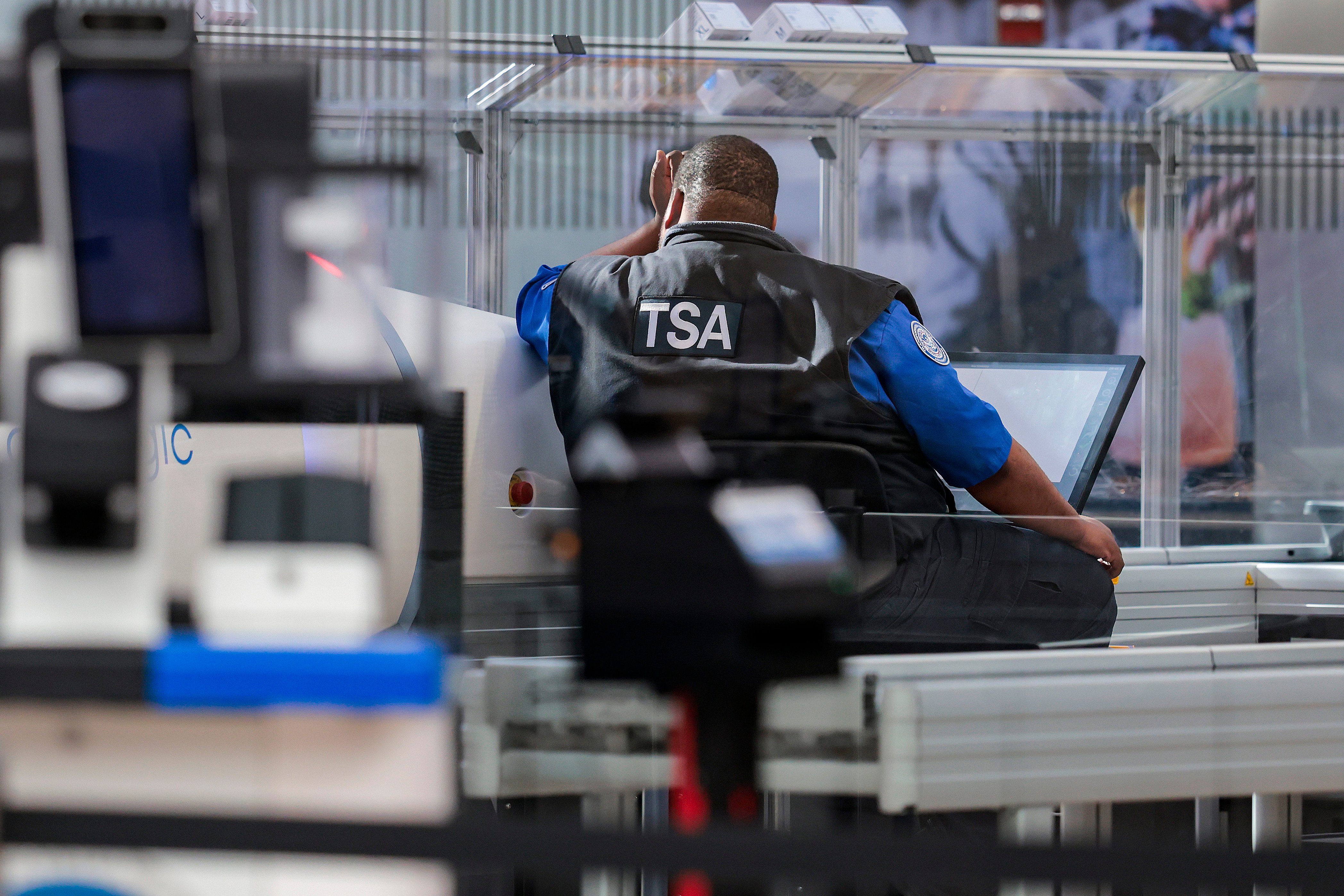 TSA bans officers from sitting during ID checks, removes chairs from airport podiums