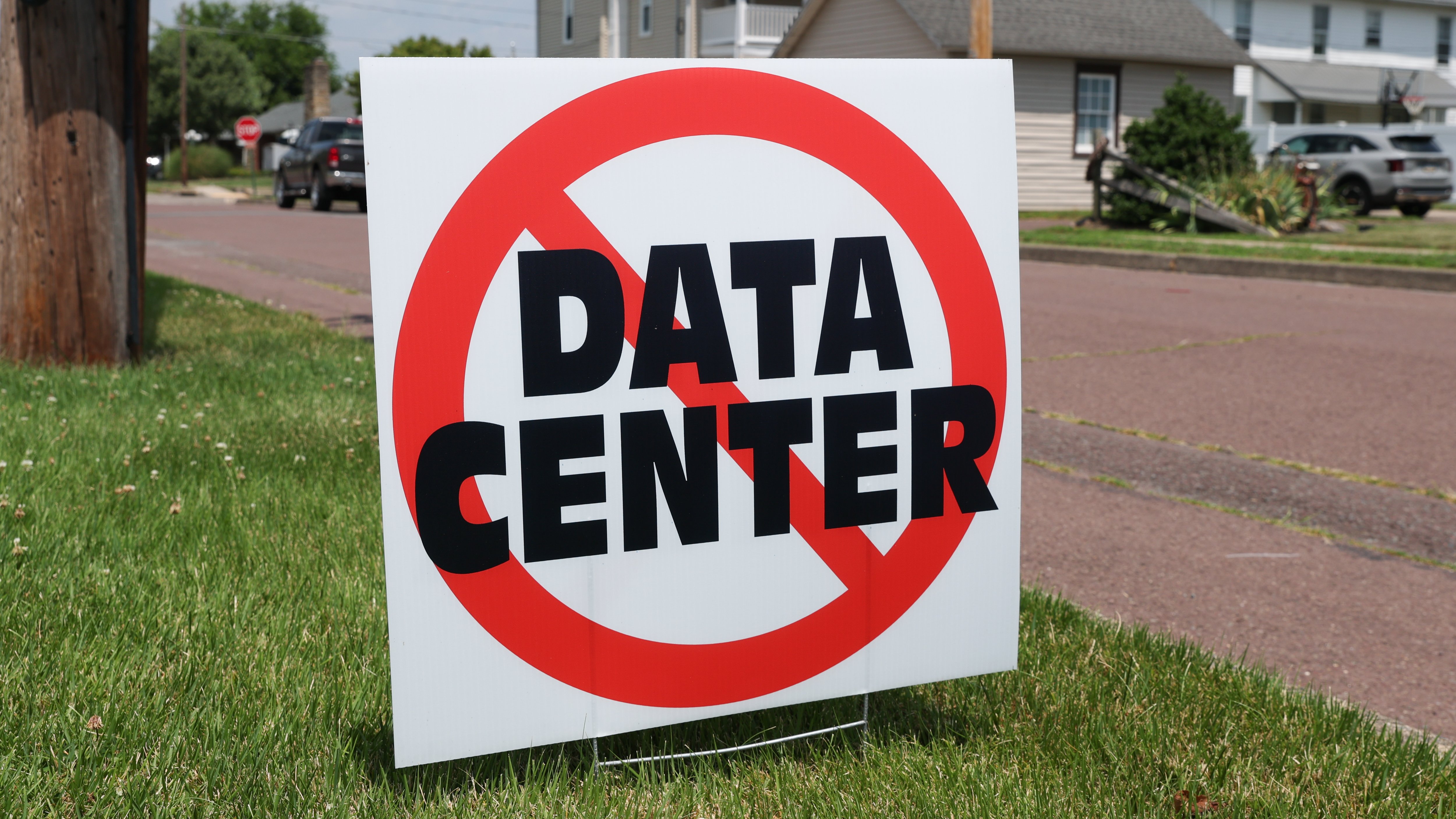 Trump wants data centers but key midterm voters say they dont . – NBC10 Philadelphia