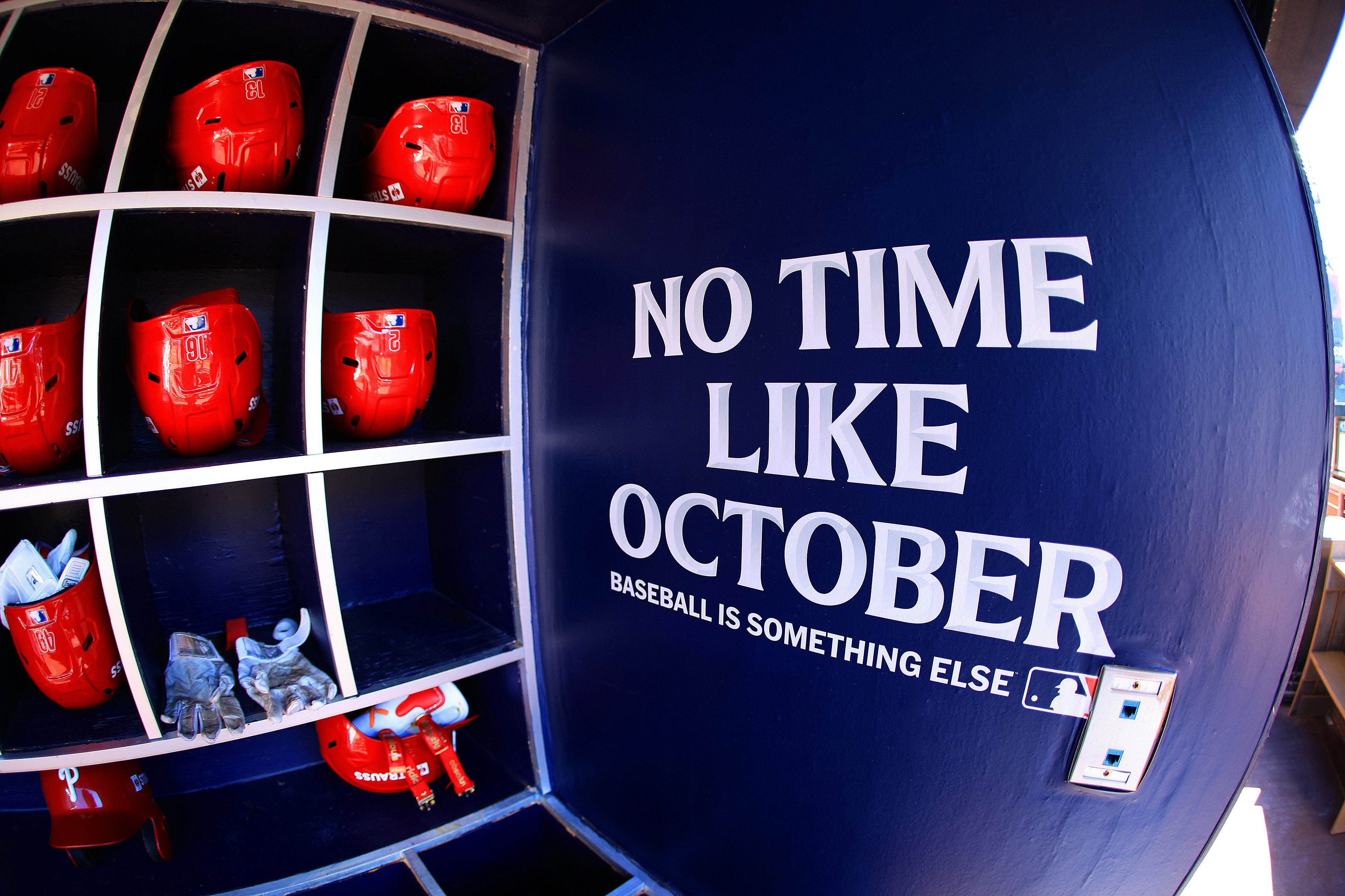 Live updates: Phillies hope to stay alive vs. Braves in Game 2 of wild card
