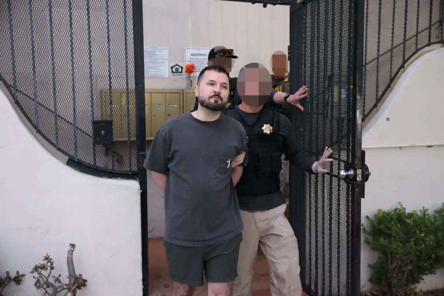 Former podcaster arrested for threatening to kill President Trump, officials say