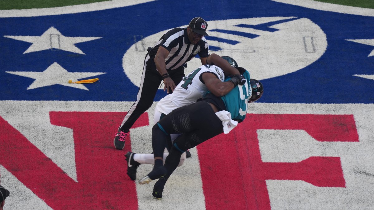 2 players ejected for fight on opening kickoff of Eagles-Jaguars ...