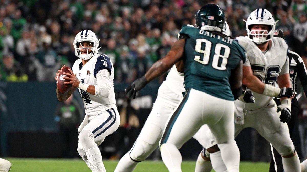 Eagles vaunted defensive line gets bullied in loss to Cowboys