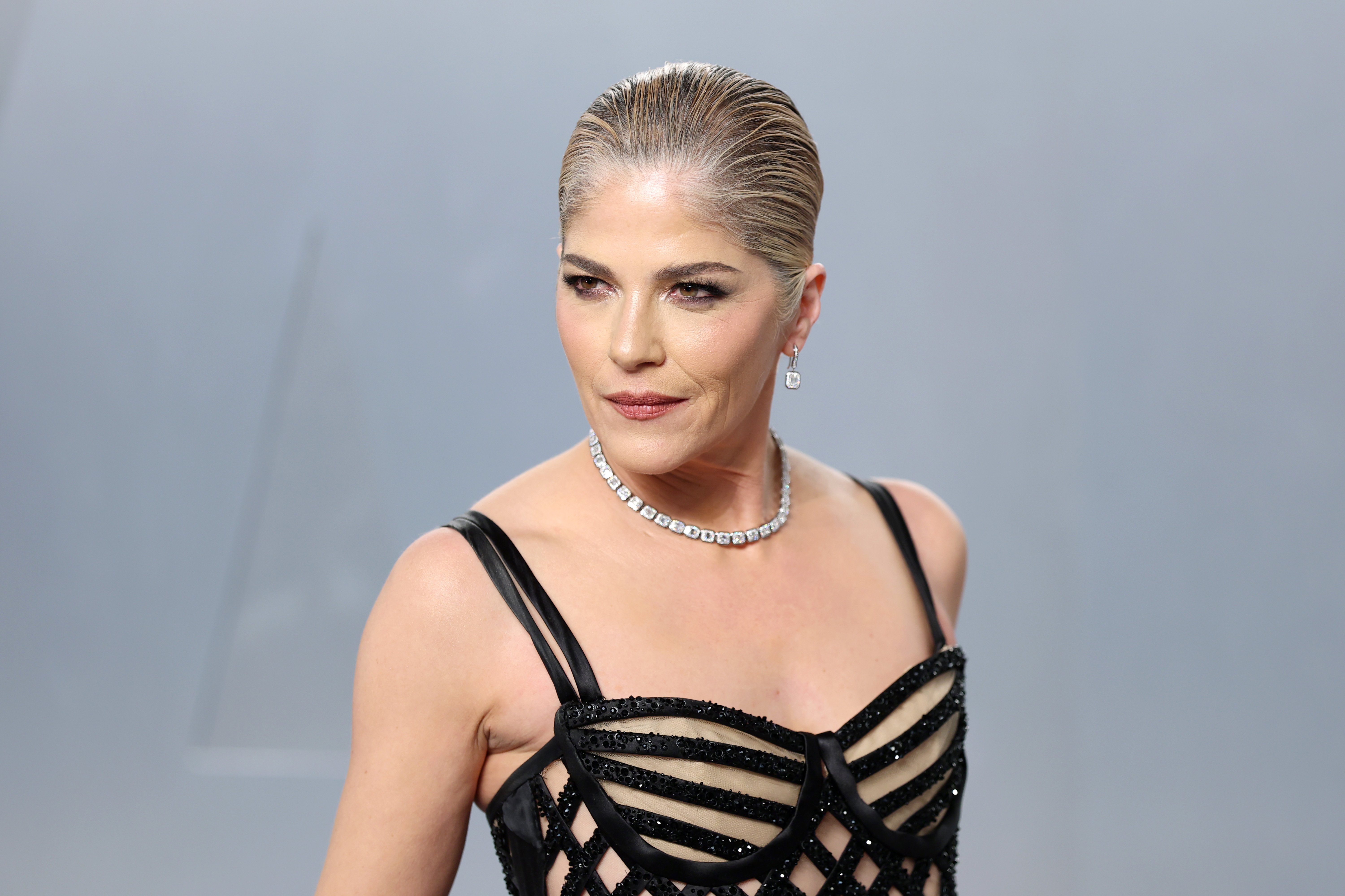 Selma Blair in custody after attacking flight attendants on plane to JFK Airport: Sources