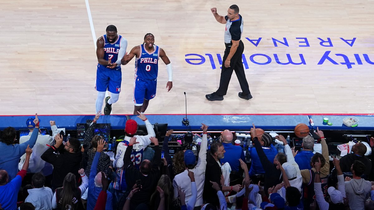 From boos to a roar, Sixers give Philadelphia the night it needed