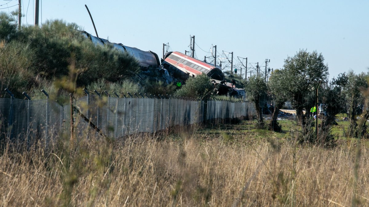 At least 10 dead after two trains collide in Spain